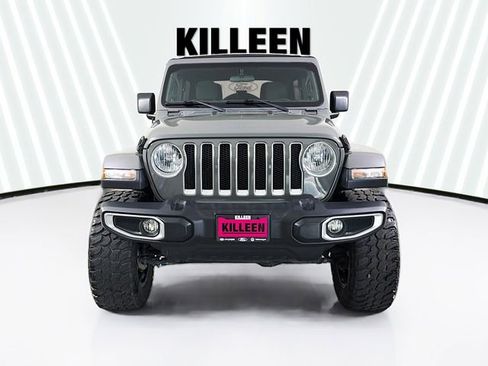Used 2018 Jeep Wrangler Unlimited Sahara AWD/4WD image 2