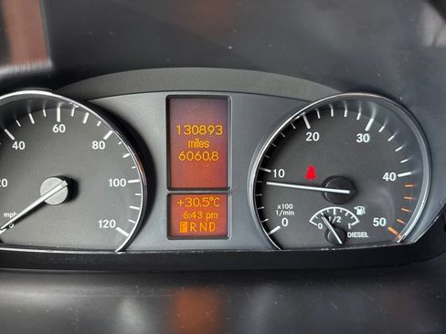 Used 2018 Mercedes-Benz Sprinter 2500 image 16