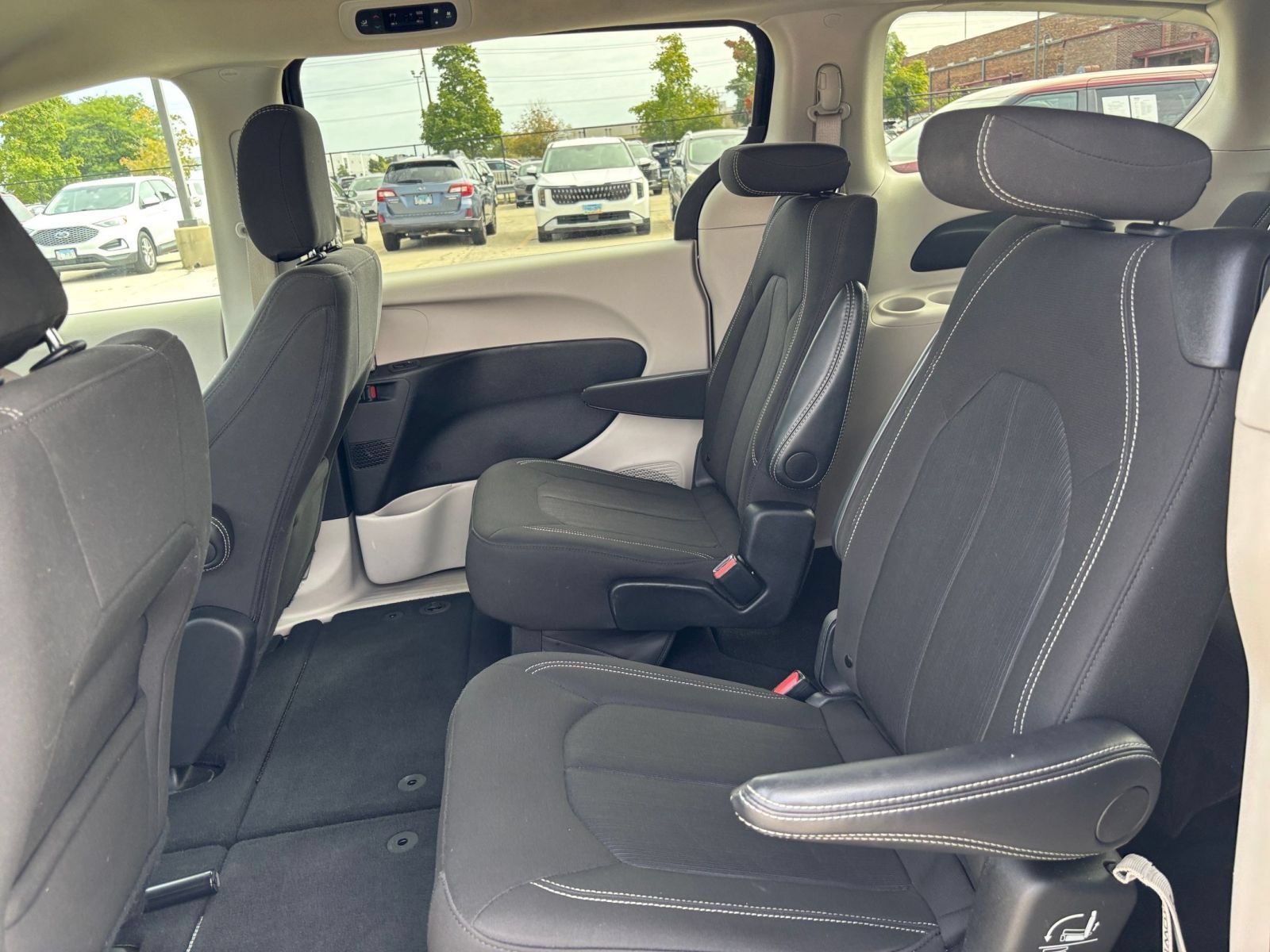 Used 2024 Chrysler Voyager LX FWD image 24