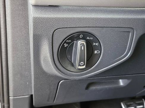 Used 2021 Volkswagen Atlas SEL Premium AWD/4WD image 25