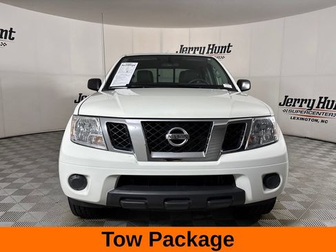Used 2016 Nissan Frontier SV RWD image 4