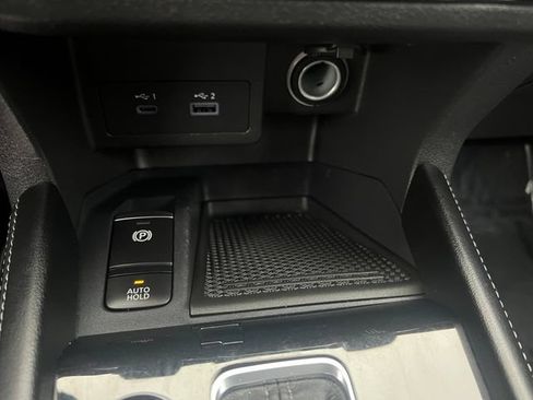 Used 2024 Nissan Kicks SR w/ SR Premium Package FWD image 21