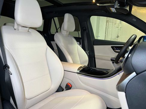 Certified 2025 Mercedes-Benz GLC 300 4MATIC image 13