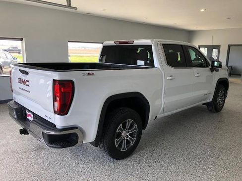 New 2026 GMC Sierra 1500 SLE AWD/4WD image 4