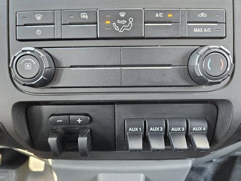 Used 2016 Ford F550 4x4 SuperCab Super Duty image 41