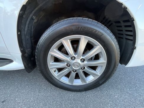 Used 2010 Lexus LX 570 4WD image 45