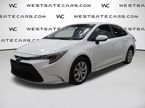 Used 2024 Toyota Corolla LE image 1