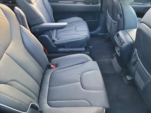 Used 2025 Hyundai Palisade SEL FWD image 16