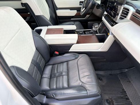 Used 2024 Toyota Sequoia Capstone AWD/4WD image 33