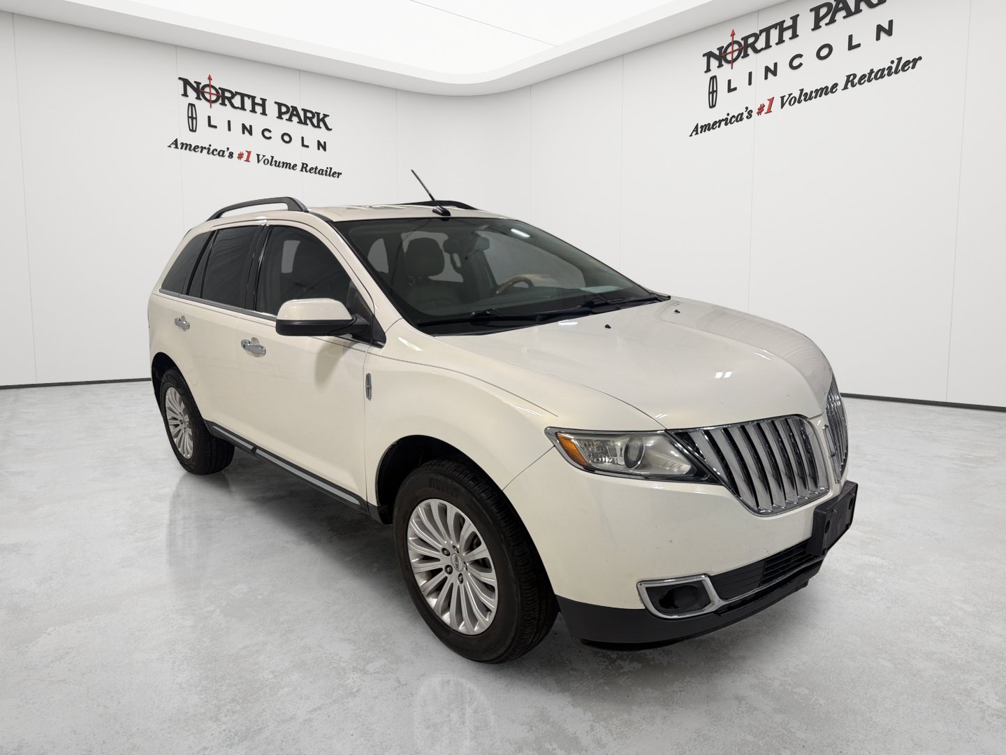 Used 2013 Lincoln MKX FWD w/ Wood Pkg image 7