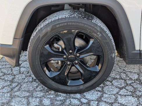 Used 2021 Jeep Compass Latitude w/ Sun and Sound Group image 9