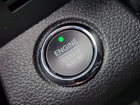Used 2021 Ford Expedition XLT AWD/4WD image 19