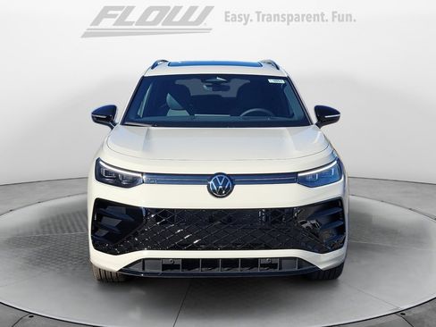 New 2026 Volkswagen Tiguan SE R-Line AWD/4WD image 2