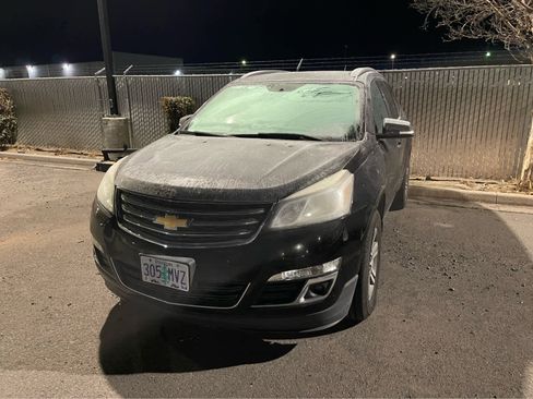 Used 2017 Chevrolet Traverse LT image 3