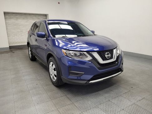 Used 2017 Nissan Rogue S AWD/4WD image 13