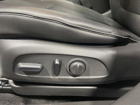 Used 2023 Buick Encore GX Select w/ Sport Touring Package image 16