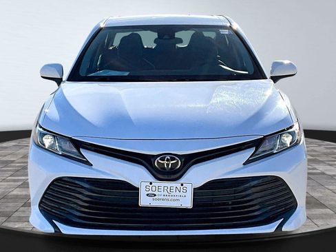 Used 2020 Toyota Camry LE image 3