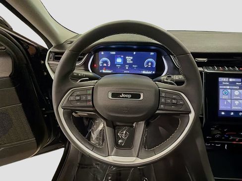 Used 2023 Jeep Grand Cherokee L Laredo w/ Luxury Tech Group I AWD/4WD image 13