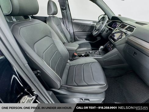 Used 2022 Volkswagen Tiguan SEL R-Line AWD/4WD image 30