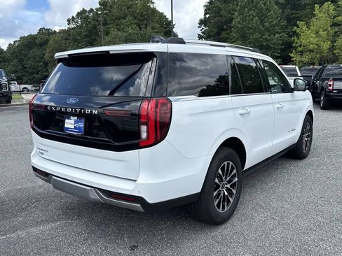 Used 2025 Ford Expedition Platinum AWD/4WD image 7