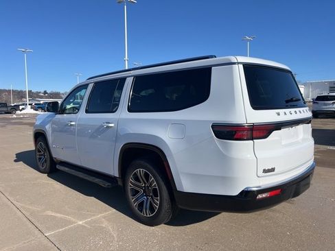 Used 2024 Jeep Wagoneer L Series II w/ Flexible Seating Group image 5