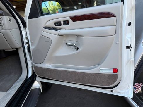 Used 2005 Cadillac Escalade EXT AWD/4WD image 63