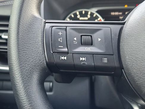 Certified 2022 Nissan Rogue SV image 28