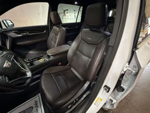 Used 2021 Cadillac XT6 Premium Luxury AWD/4WD image 11