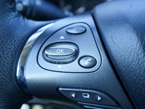 Used 2023 Nissan Murano SV image 12