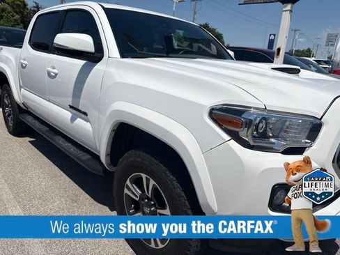 Used 2019 Toyota Tacoma TRD Sport AWD/4WD image 2
