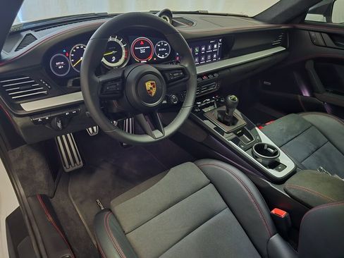 Certified 2022 Porsche 911 GT3 RWD image 4