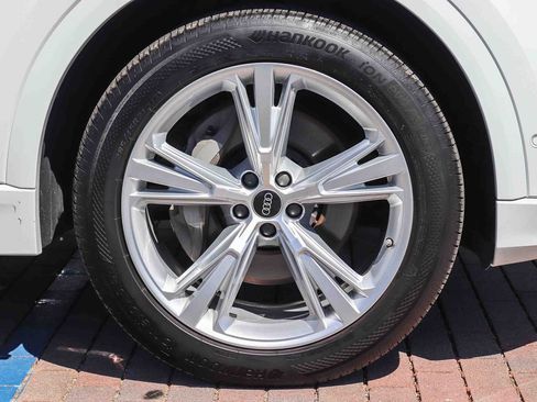 Used 2023 Audi Q8 Premium Plus w/ Premium Plus Package AWD/4WD image 10