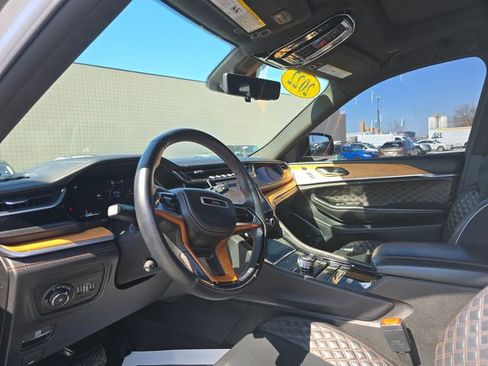 Used 2022 Jeep Grand Cherokee L Summit image 13