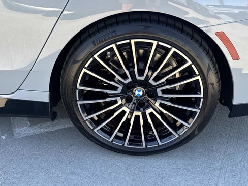 Used 2025 BMW i7 eDrive50 image 5