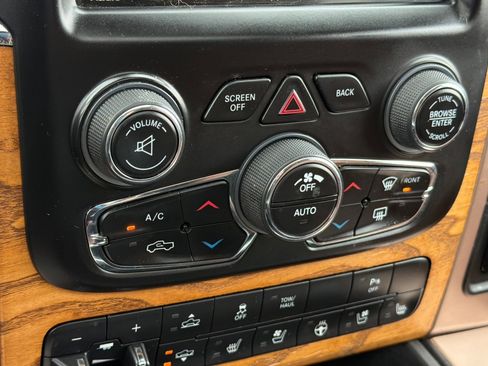 Used 2013 RAM 1500 Laramie Longhorn w/ Convenience Group AWD/4WD image 22