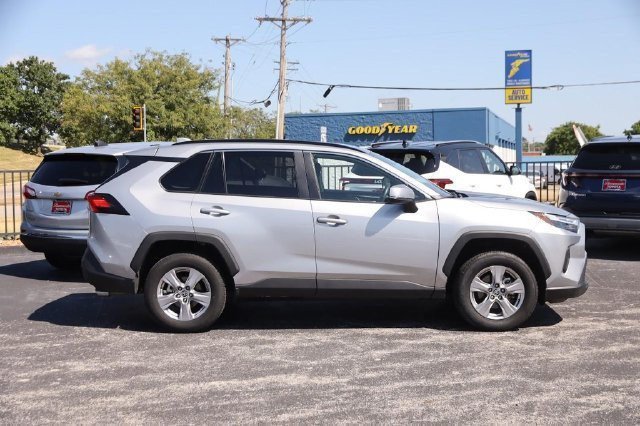 Used 2025 Toyota RAV4 XLE w/ Weather Package AWD/4WD image 5