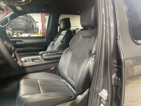 New 2026 Jeep Grand Wagoneer Limited AWD/4WD image 11