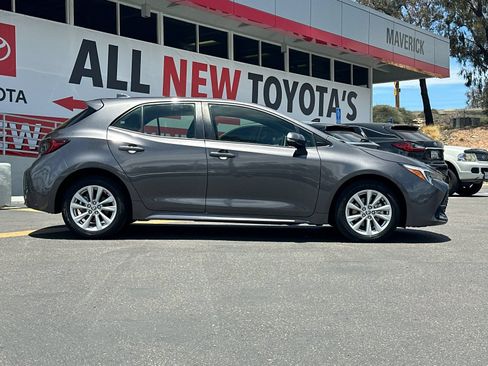 Used 2024 Toyota Corolla SE w/ SE Package FWD image 6
