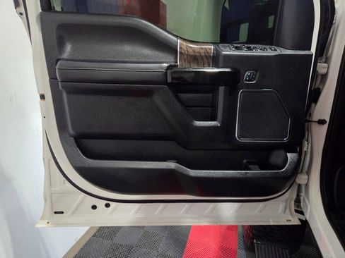 Used 2019 Ford F250 Lariat w/ Lariat Ultimate Package image 32