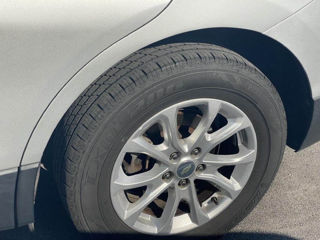Used 2018 Chevrolet Equinox LT FWD image 12