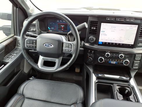 Used 2024 Ford F250 Lariat w/ Lariat Ultimate Package AWD/4WD image 17