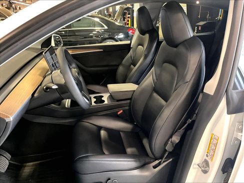 Used 2023 Tesla Model Y AWD image 10