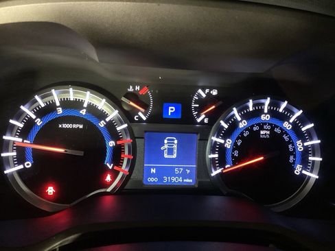 Used 2018 Toyota 4Runner SR5 Premium AWD/4WD image 13