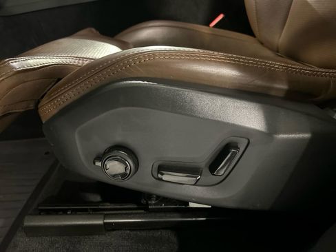 Certified 2023 Volvo XC60 T8 Ultimate w/ Climate Package image 11