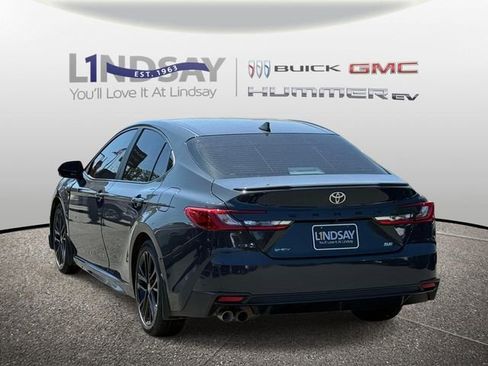 Used 2025 Toyota Camry SE FWD image 4