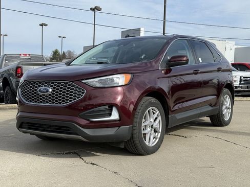 Used 2023 Ford Edge SEL image 2