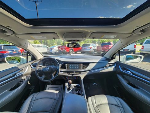 Used 2018 Buick Enclave Essence w/ Trailering Package AWD/4WD image 9