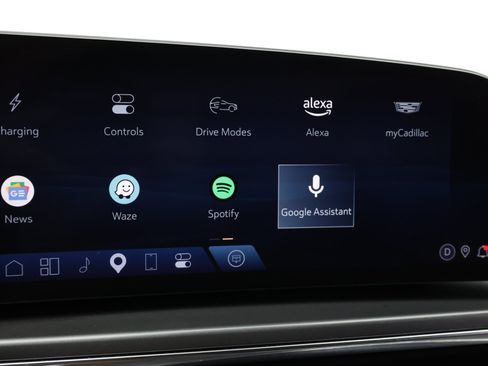 Used 2024 Cadillac Lyriq Tech RWD image 17