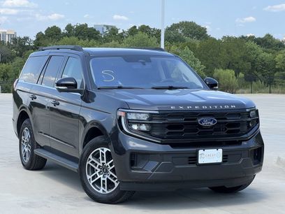Used 2025 Ford Expedition Active