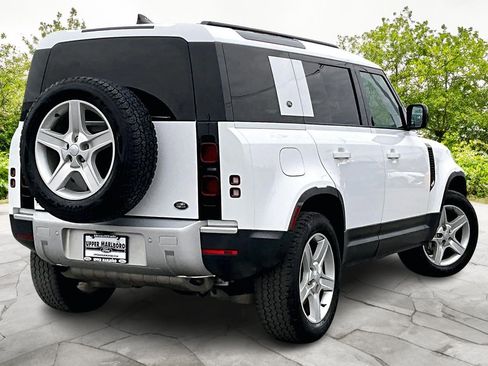 Used 2022 Land Rover Defender 110 SE image 13
